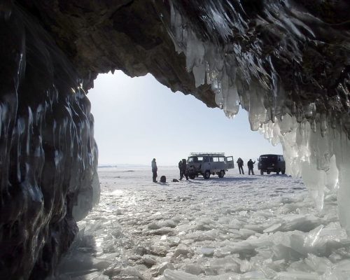 baikal-lake-cave-ice